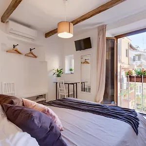  Apartment Domus De Fiori Italy